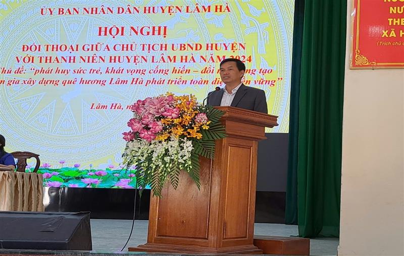 Đồng chí Nguyễn Văn Dậu, Phó Bí thư Huyện ủy, Chủ tịch UBND huyện phát biểu khai mạc hội nghị.