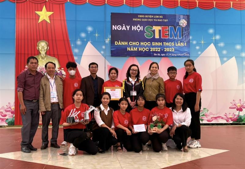 Phòng Giáo dục và đào tạo huyện tổ chức Ngày hội STEM dành cho học sinh Trung học cơ sở lần thứ I năm học 2022 - 2023