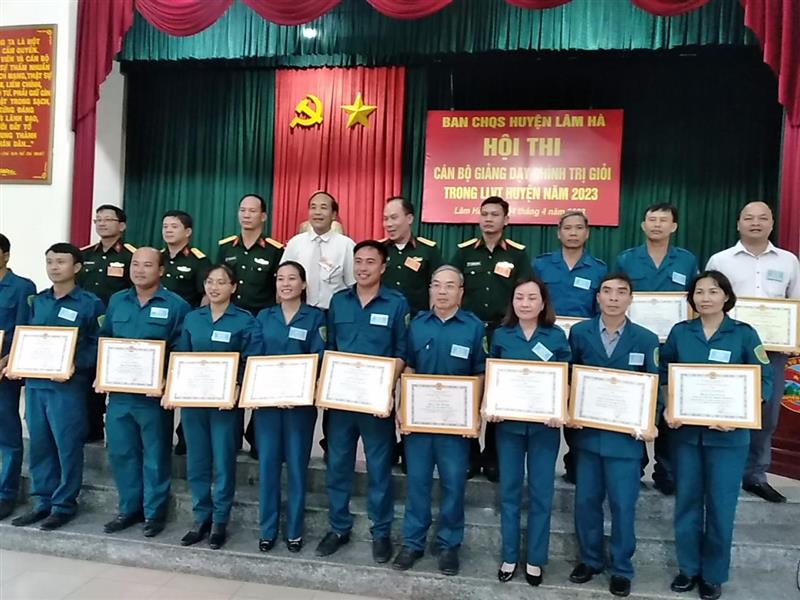 Ban chỉ huy Quân sự huyện tổ chức cuộc thi cán bộ giảng dạy chính trị giỏi trong lực lượng vũ trang huyện năm 2023
