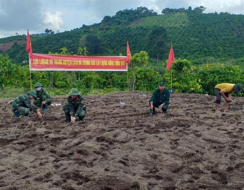 Lực lượng vũ trang  tham gia công tác dân vận