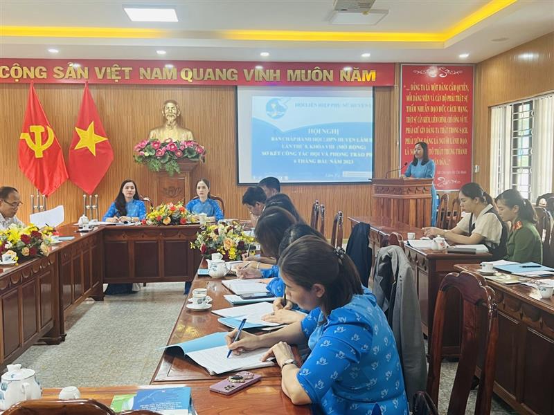 Đồng chí Cil Bri – Phó Chủ tịch Hội LHPN tỉnh