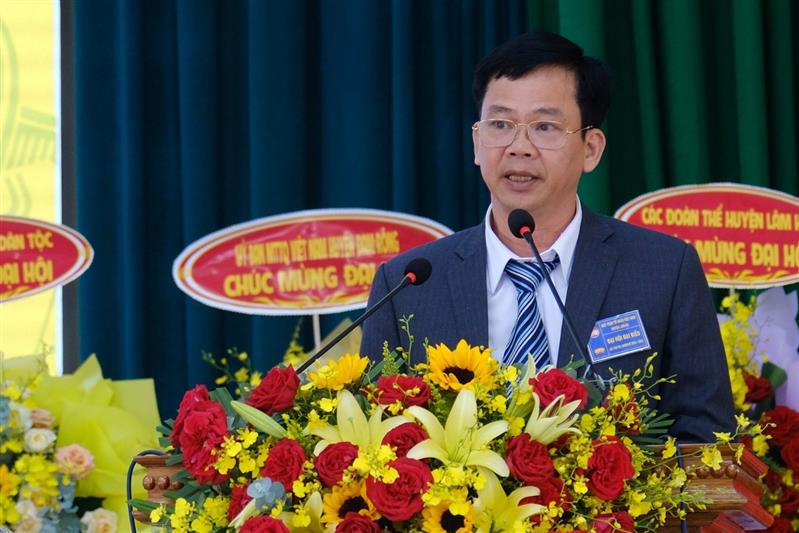 Đồng chí Nguyễn Văn Sơn, TUV, Bí thư Huyện ủy huyện Lâm Hà phát biểu tại Đại hội