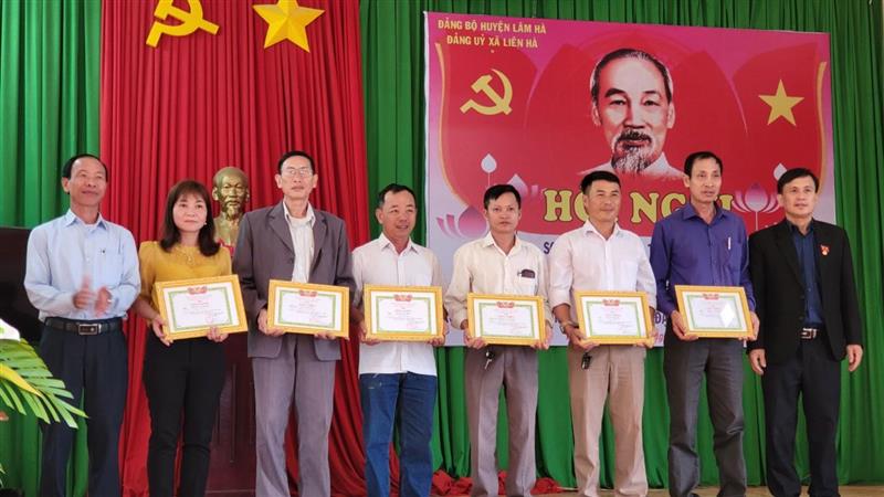Hội nghị biểu dương tập thể, cá nhân điển hình tiên tiến, tiêu biểu tại xã Liên Hà huyện Lâm Hà