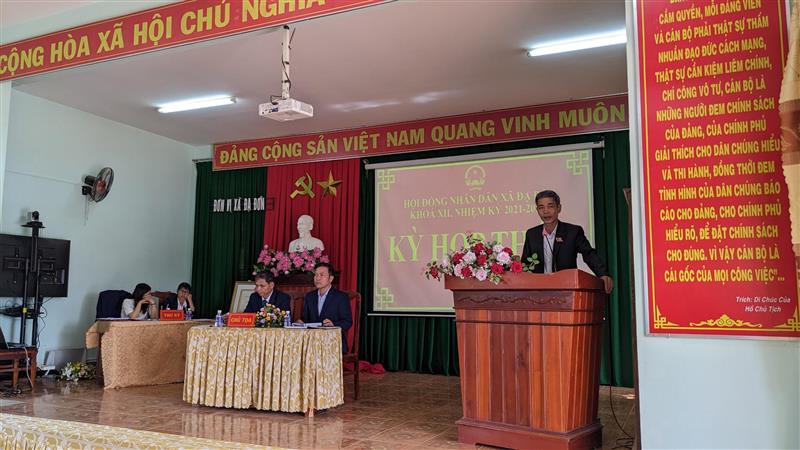 đồng chí Lê Tàu - Huyện ủy viên, Bí thư Đảng ủy phát biểu chỉ đạo