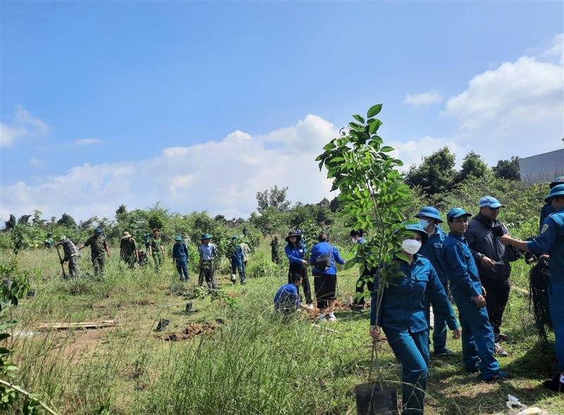 Các lực lượng tham gia làm công tác dân vận tập trung tại xã Đạ Đờn năm 2023