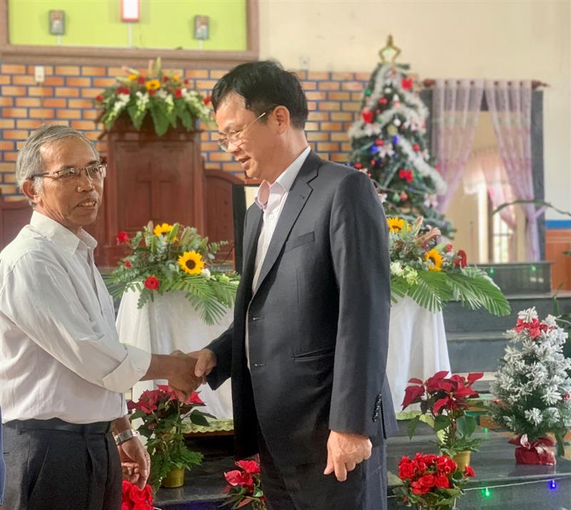 Thăm và chúc mừng Chi hội Phi Sour B xã Phi Tô, huyện Lâm Hà
