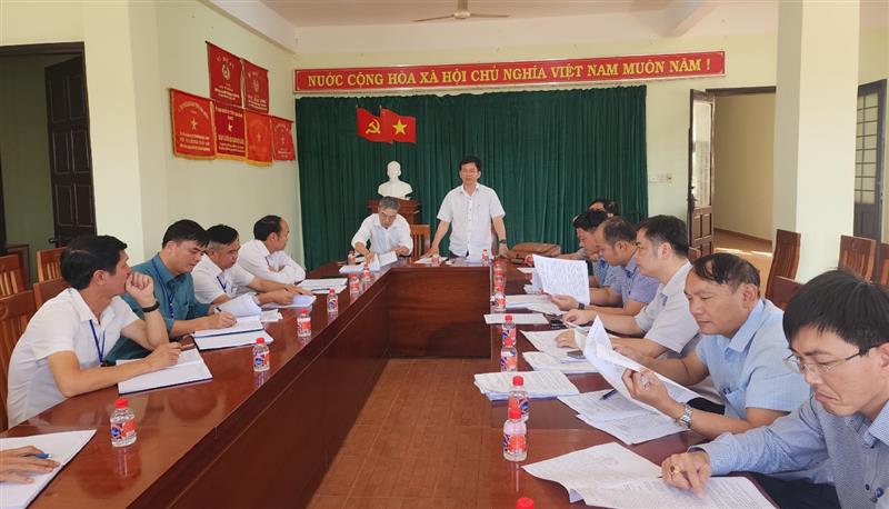Đồng chí Nguyễn Văn Sơn, Tỉnh ủy viên, Bí thư Huyện ủy làm việc tại TT Nam Ban