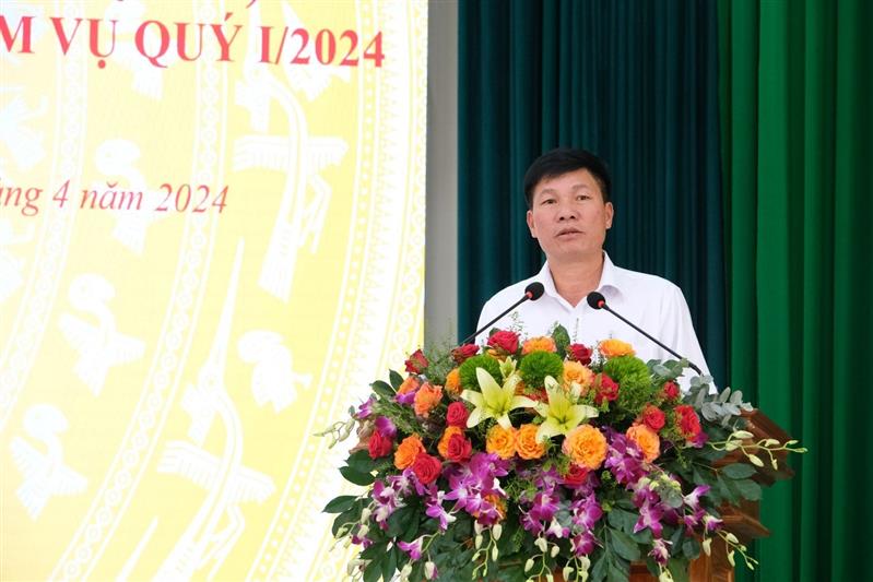 Đ/c Nguyễn Văn Tân, PBT Huyện ủy, Chủ tịch HĐND huyện phát biểu tại hội nghị