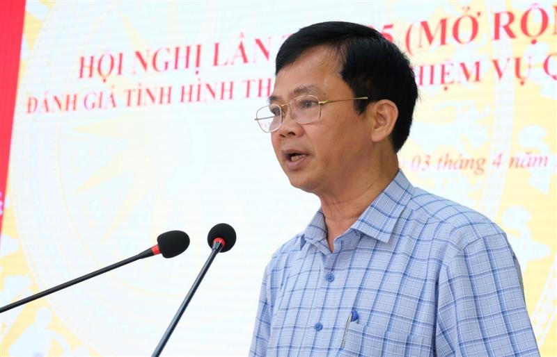Đ/c Bí thư Huyện ủy Lâm Hà Nguyễn Văn Sơn phát biểu tại hội nghị